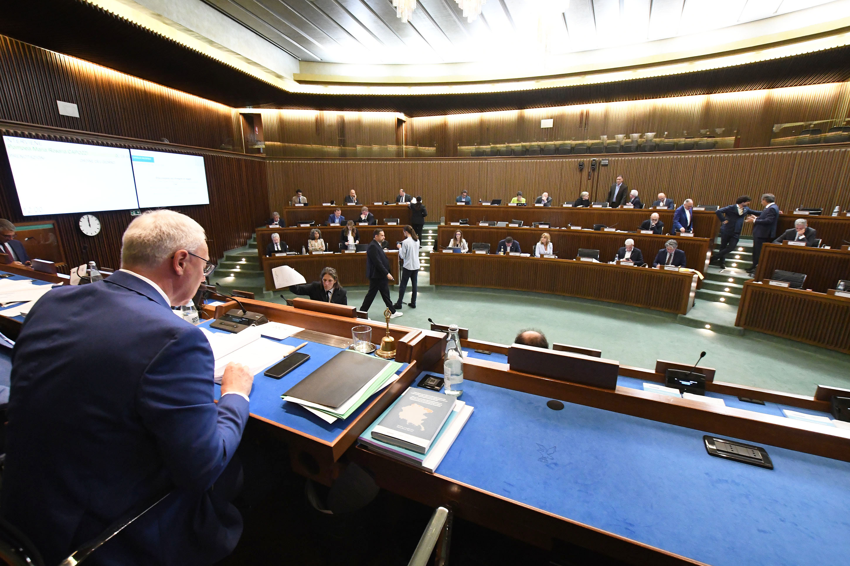 OMNIBUS/3. DISCUSSIONE IN AULA, OPPOSIZIONI CONTRO METODO GIUNTA